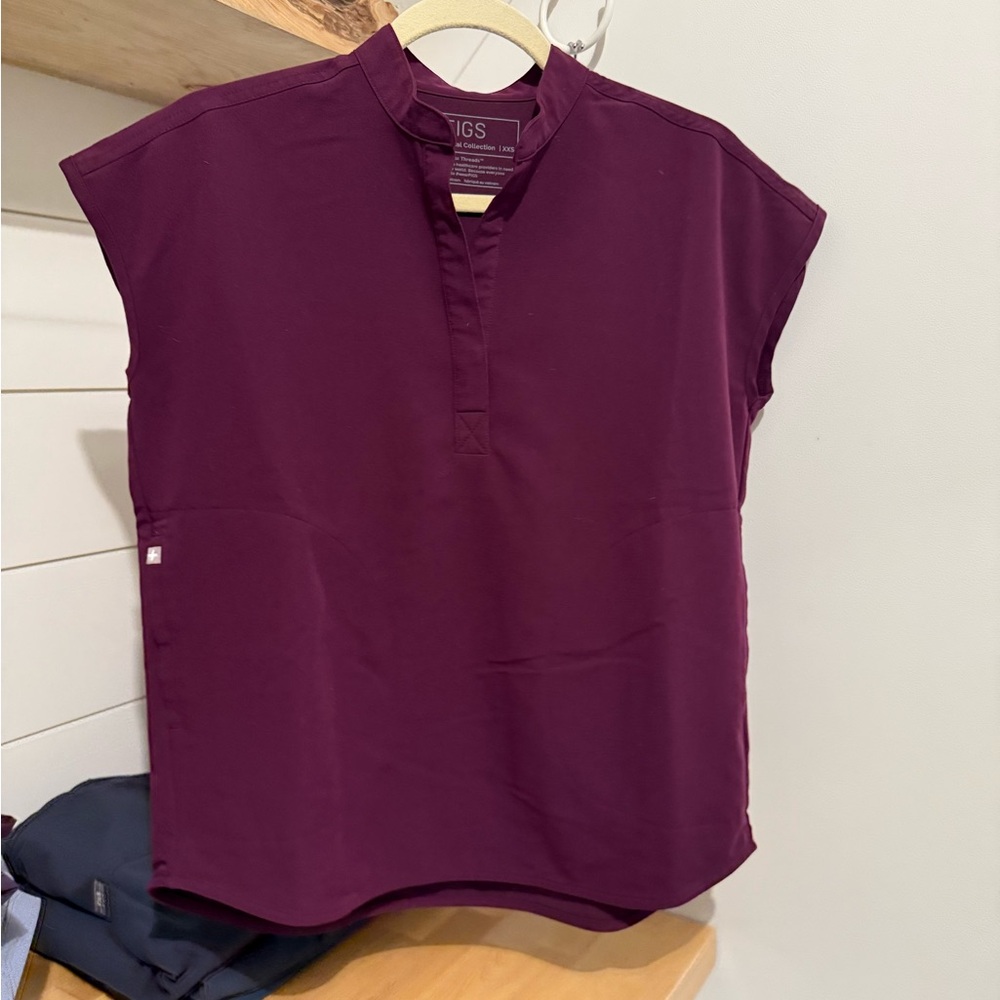 FIGS scrub top